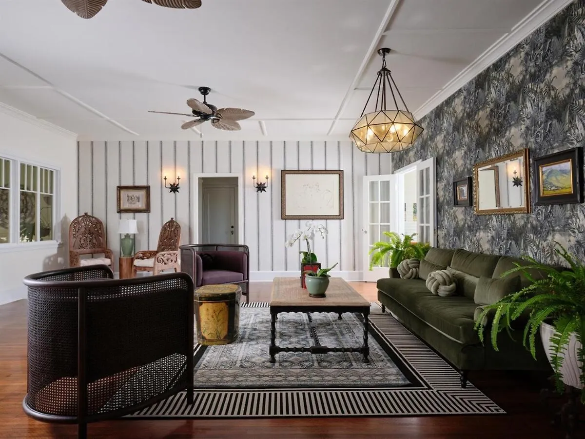 The Ulu Suite - Timeless Elegance, Free Breakfast! Wailuku 0*,  United States