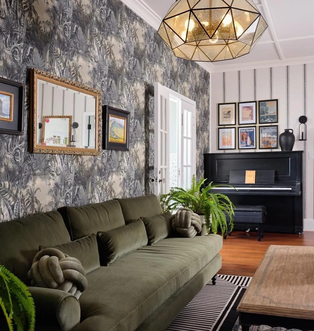 The Ulu Suite - Timeless Elegance, Free Breakfast! Wailuku Bed & Breakfast