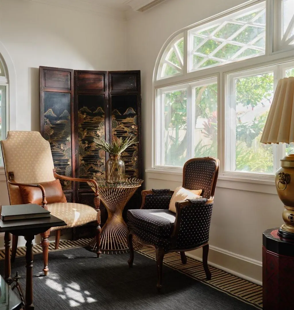 Bed & Breakfast The Ulu Suite - Timeless Elegance, Free Breakfast! Wailuku United States