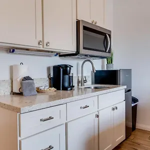 Unit 4 Maui Ohana Modern Wailuku
